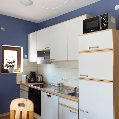 Jehn Apartment *